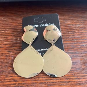 🌹 3 for $20 New🎉 gold stud earrings